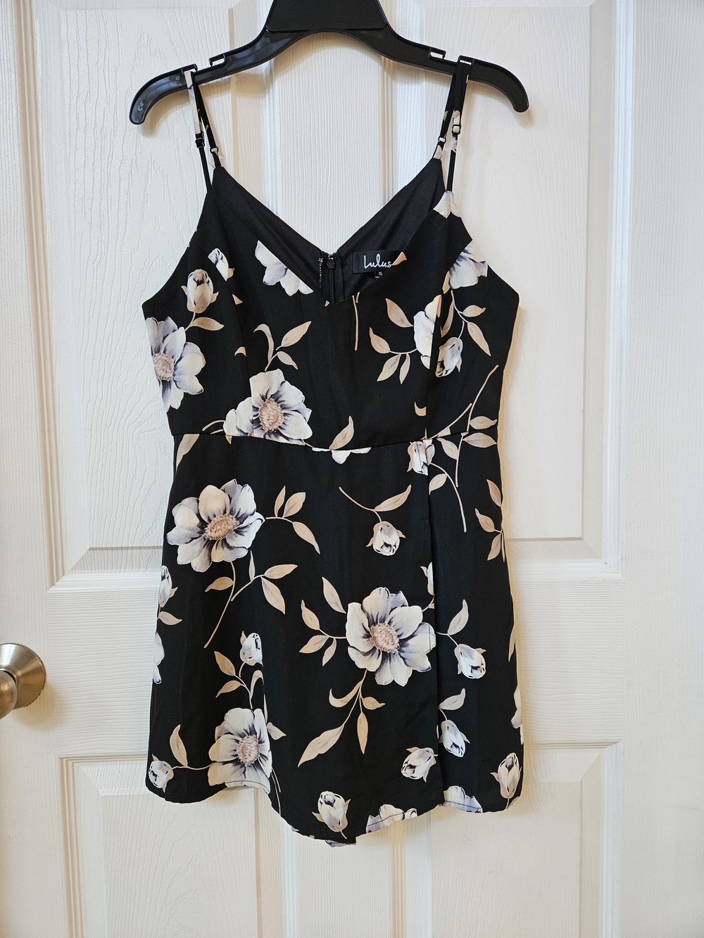 Lulus Black Floral Romper Sleeveless Spaghetti Strap V Neck Small